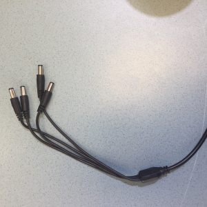 Maitinimo laido šakotuvas 1x4