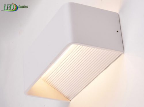 LED sieninis šviestuvas kryptinis 7W šilta balta šviesa