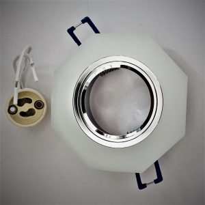 Akcentinis šviestuvas balto stiklo