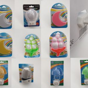 Naktinė lemputė jungiama į elektros lizdą