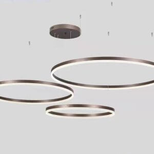190W 3000K-4500K-6000K LED 3 žiedų pakabinamas šviestuvas juodos spalvos su nuotolinio valdymo pulteliu