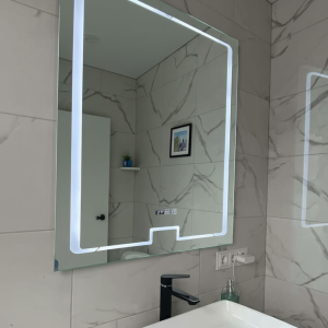 LED Veidrodis su anti-rasojimo funkcija