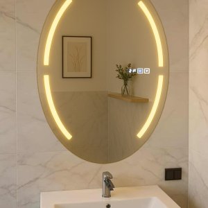 LED Veidrodis 80x120cm su anti-rasojimo funkcija, laikrodžiu ir termometru