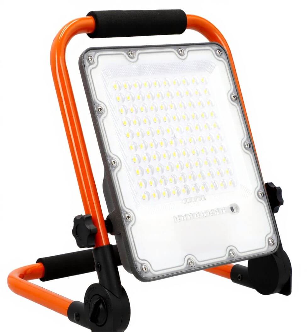 30W akumuliatorinis LED prožektorius | 4500K IP65 pastatomas