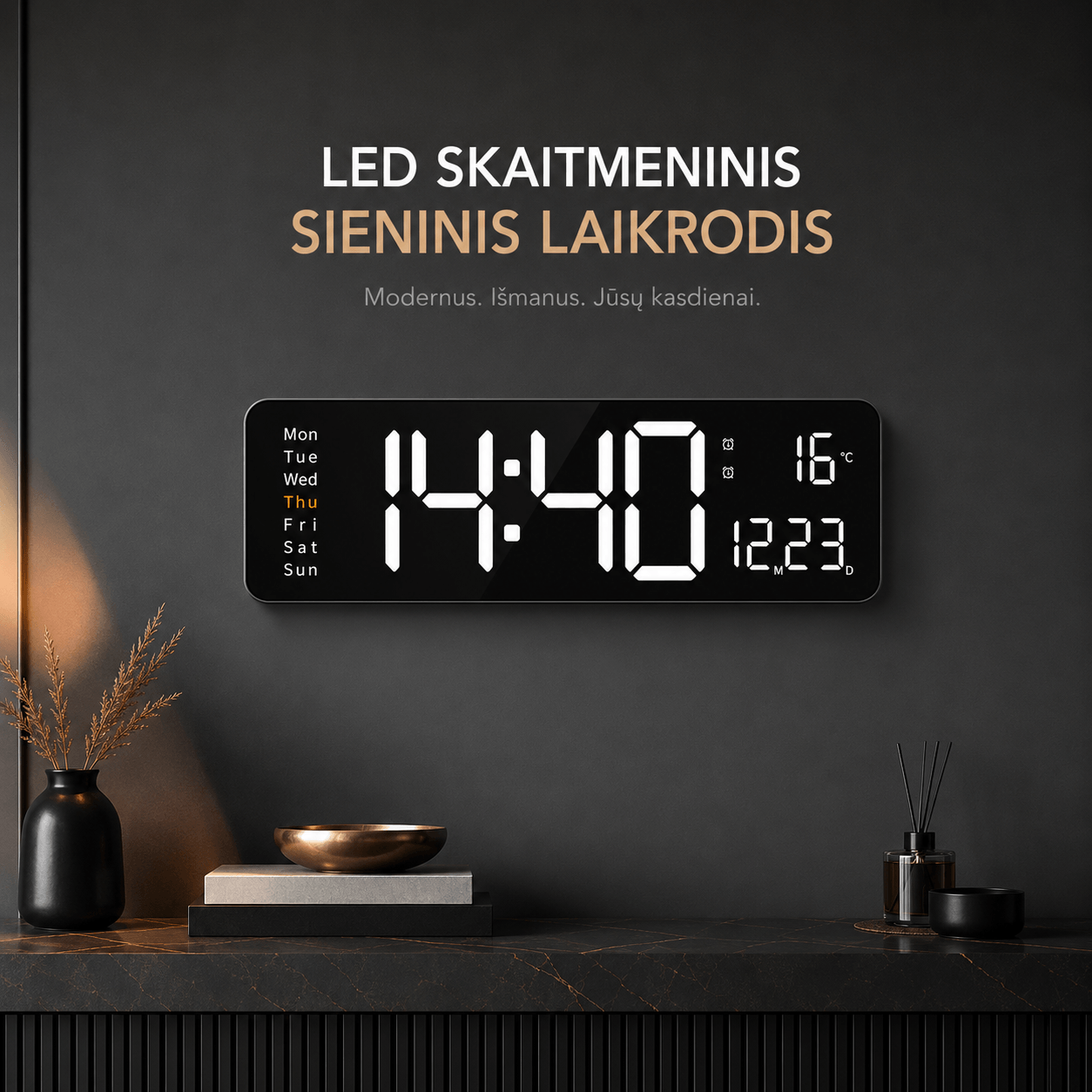 LED sieninis laikrodis su nuotolinio valdymo pulteliu (balti skaičiai)